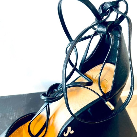 SPURR | Strappy pointed court shoe with block heel - Picture 5 of 5